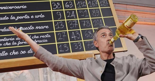 Andrea Bajani vince il Premio Strega 2025