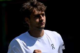 Flavio Cobolli al termine degli ottavi vinti contro Marin Cilic