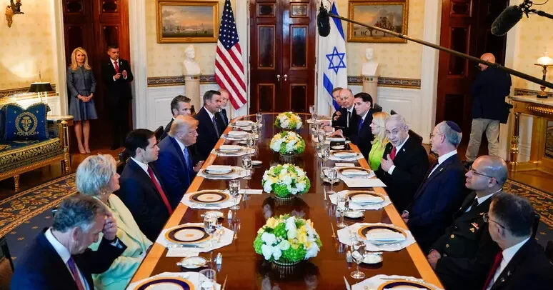 Cena alla Casa Bianca con il premier israeliano Benjamin Netanyahu e il presidente americano Donald Trump