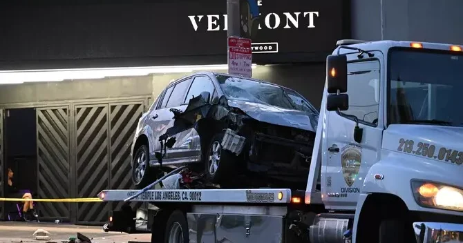Incidente auto su folla a los Angeles