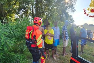 Il salvataggio dei ragazzi sorpresi dalle piogge e bloccati su un isolotto sul Piave