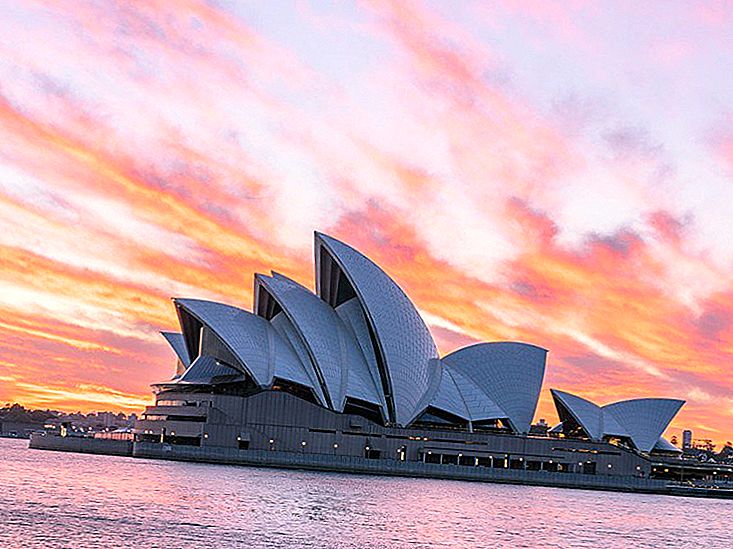 Un'immagine della città di Sydney all'alba