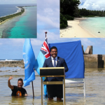 Il ministro degli Esteri di Tuvalu durante il discorso sui cambiamenti climatici per la COP26 mentre è in piedi in mare