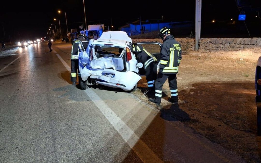Scontro tra due auto nel Ragusano: muore un 19enne