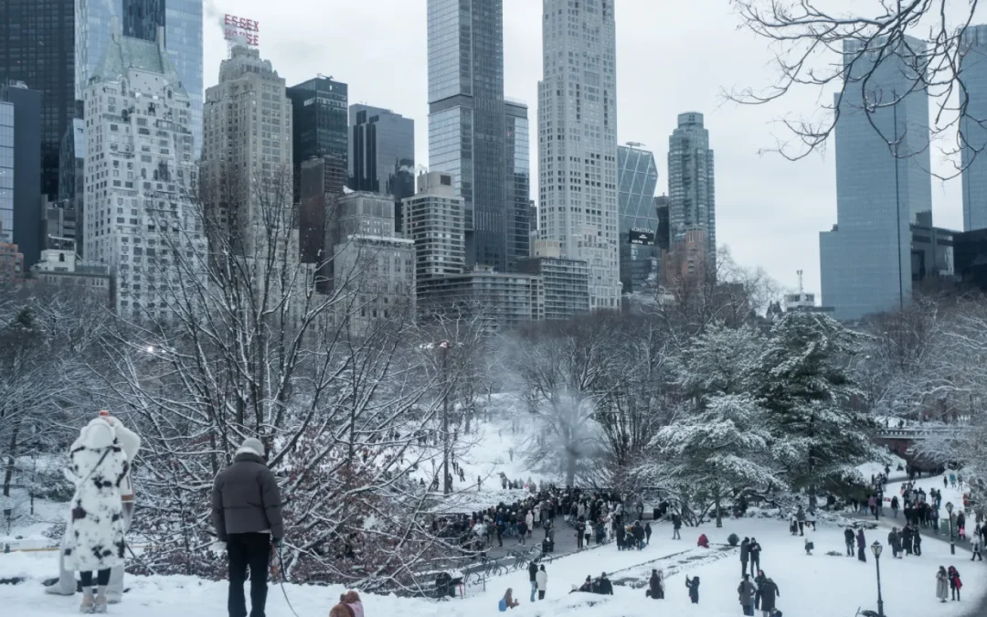 New York, tempesta di neve: 9mila voli cancellati, è emergenza