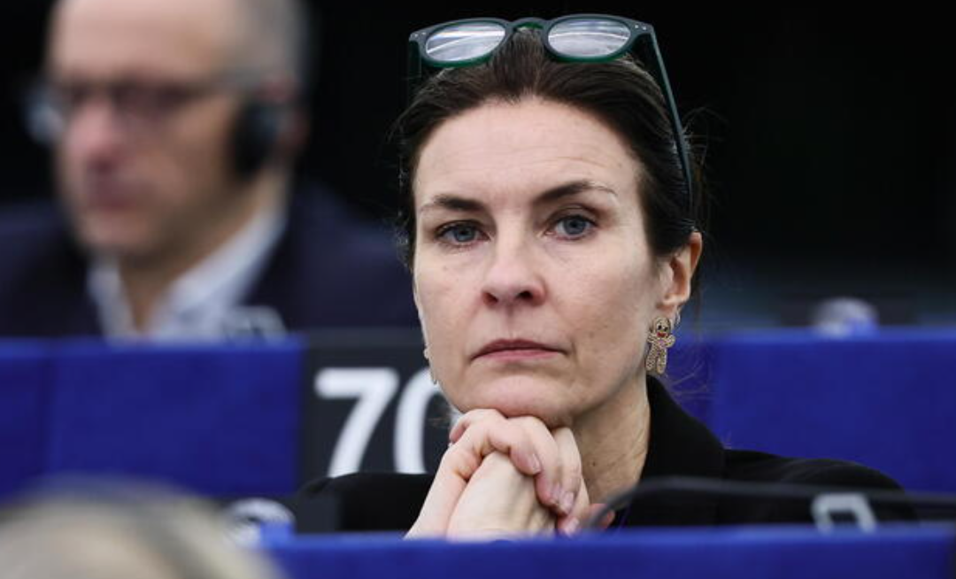 Qatargate, Parlamento Ue revoca immunità a Alessandra Moretti