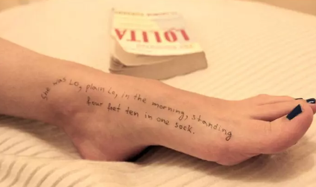 Caso Epstein, nuove foto e sms: coinvolti Gates e Chomsky