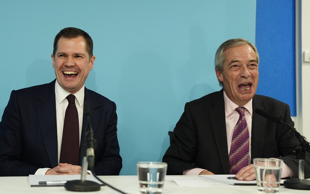 Londra, la scissione tra i Tories avvantaggia Farage