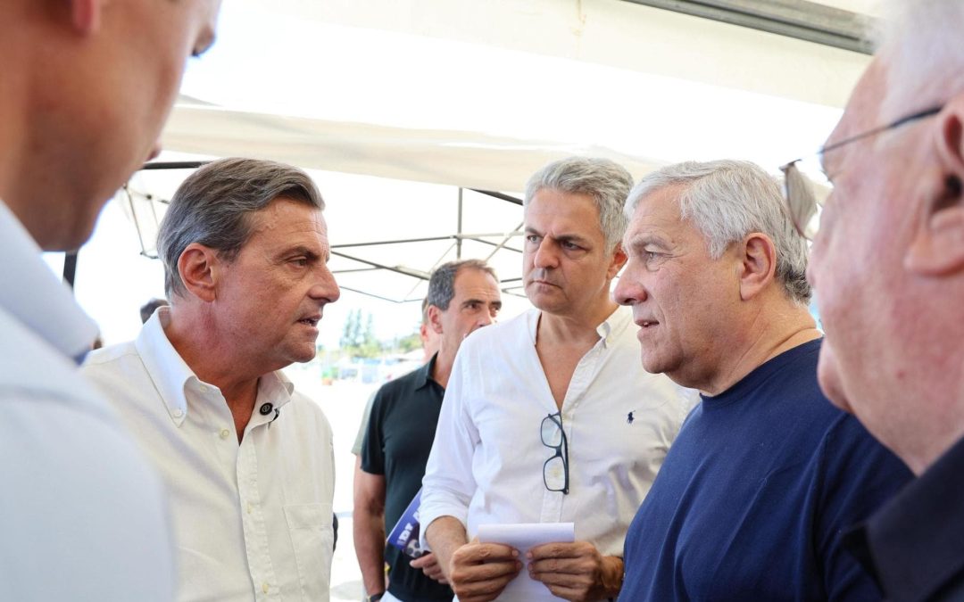 “Candidati comuni a Milano e Torino”: così Tajani corteggia Calenda