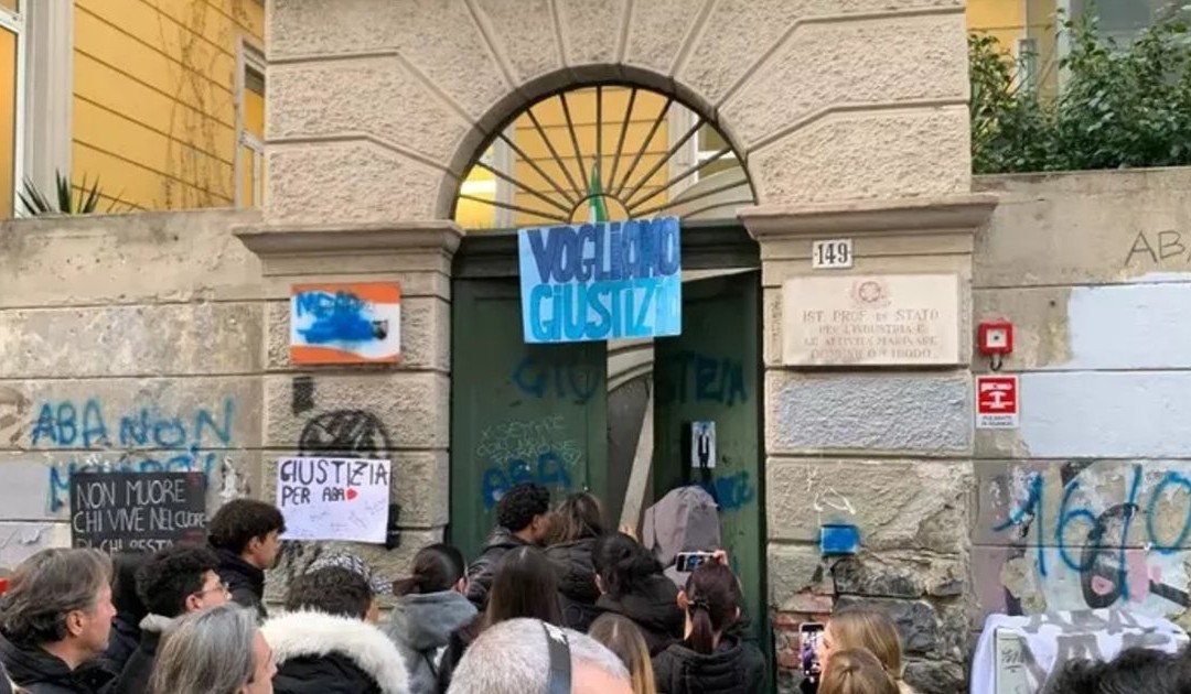 Ragazzo accoltellato, centinaia di studenti per Abanoub Youssef