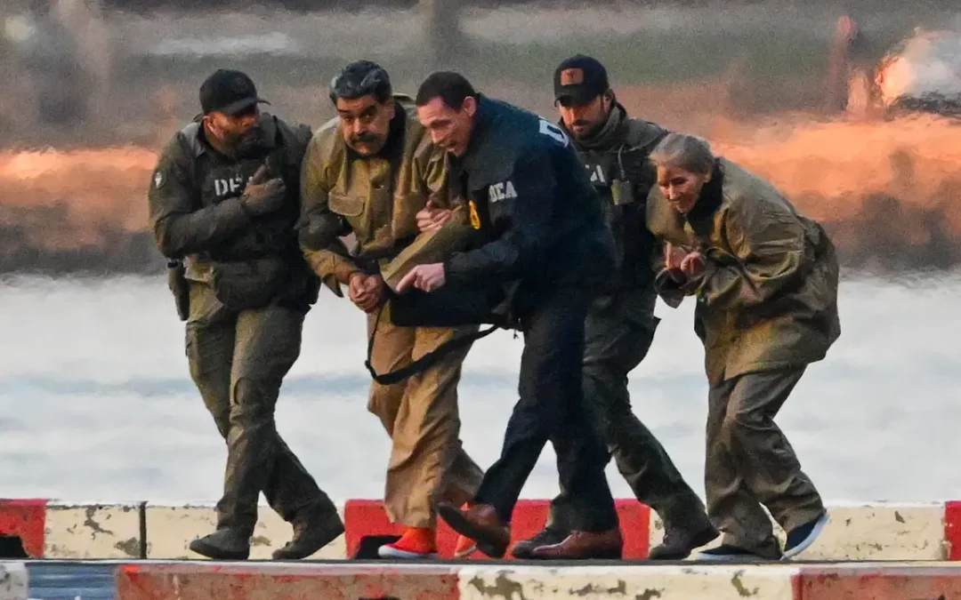 Maduro in manette: la brutta foto che urla “guai ai vinti”