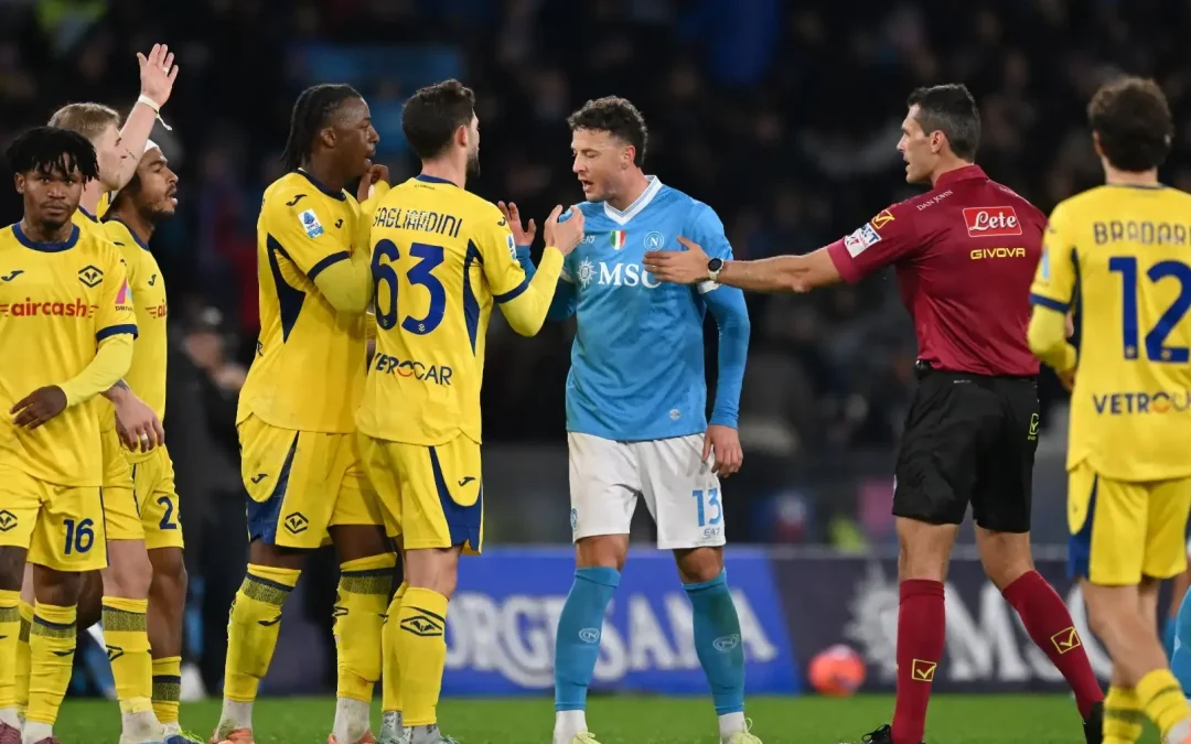 Calcio, qualcuno salvi la Serie A dallo strapotere di arbitri e Var