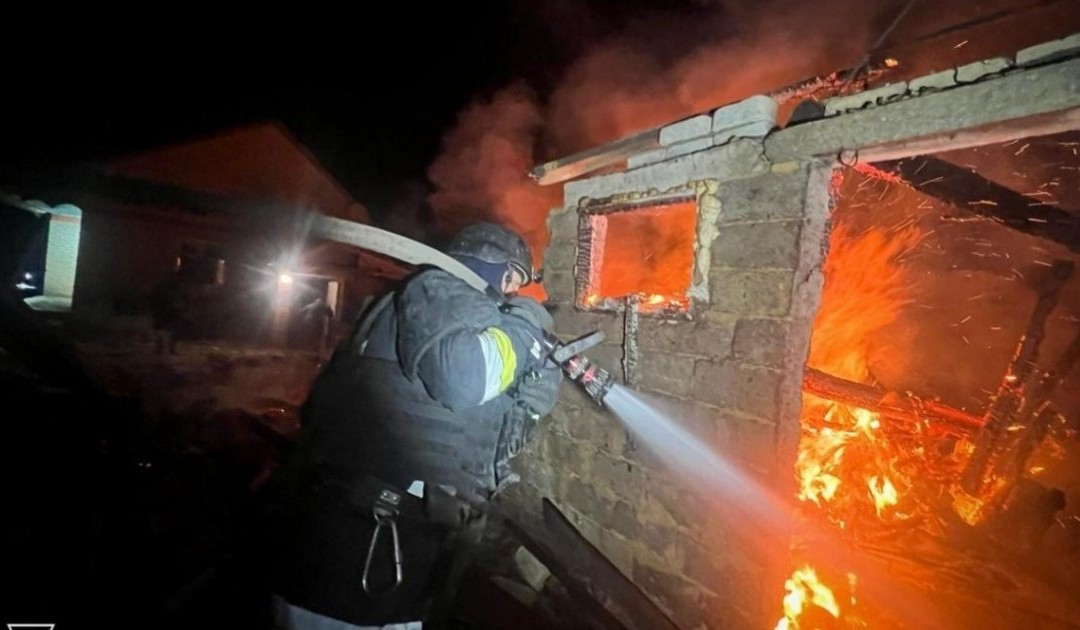 Raid russi su Kryvyi Rih: 45 mila senza elettricità. Zelensky: «113 droni»