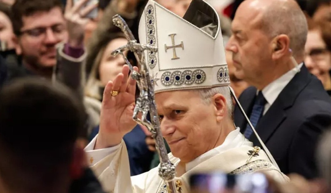 Papa Leone: «Il mondo non si salva affilando le spade»