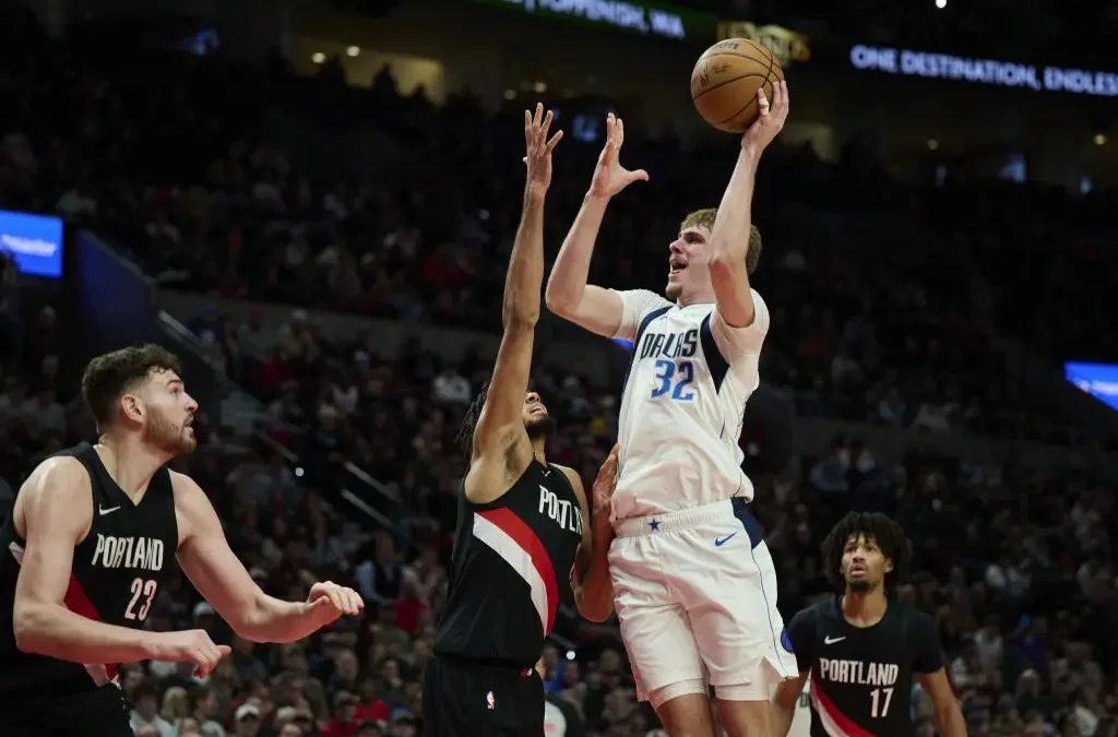 A Houston il derby con Dallas, vincono ancora Charlotte e Minnesota