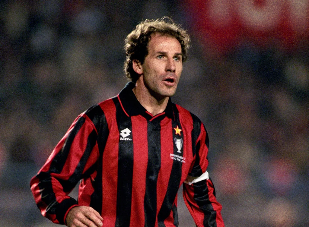 Franco Baresi con la maglia del Milan, morto a 66 anni