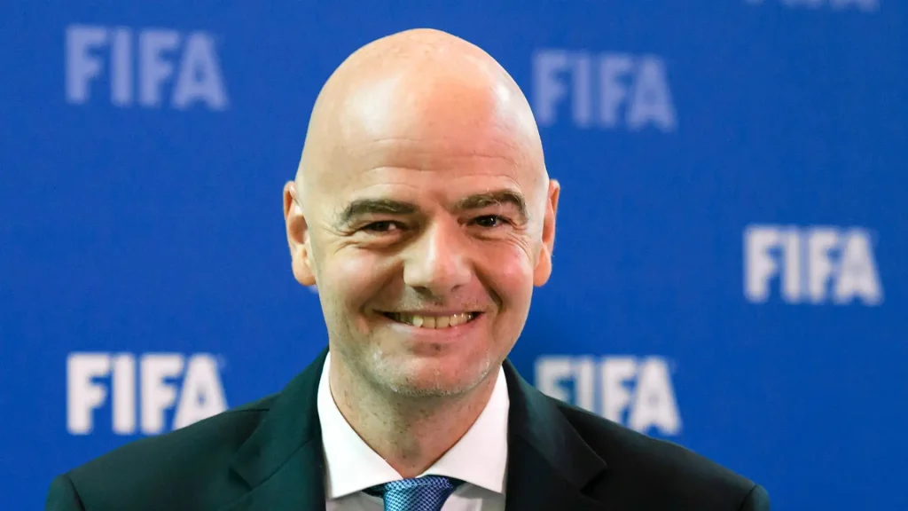 Gianni Infantino, presidente della Fifa, durante una conferenza stampa