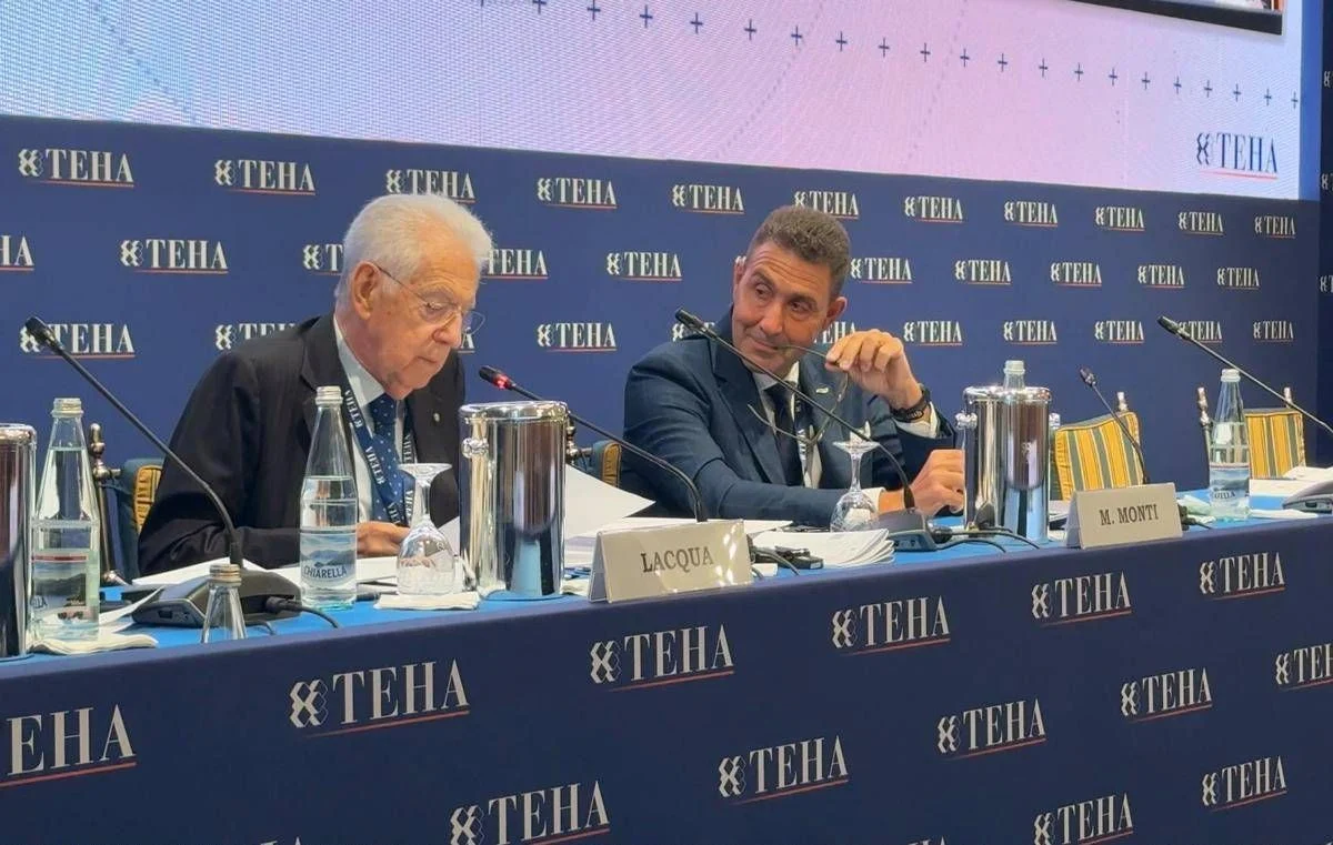 Vannacci-Monti-a-Cernobbio-il-confronto-fra-due-mondi-lontanissimi-uno-legge-laltro-fa-scintille