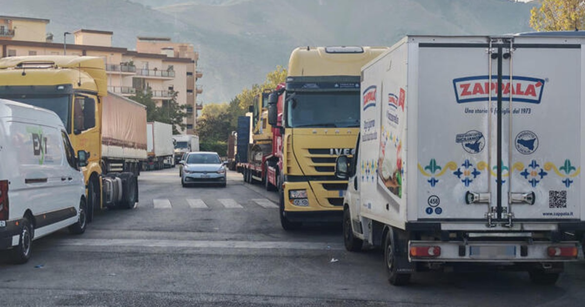 Protesta Tir, cento mezzi fermi all’ingresso di Palermo